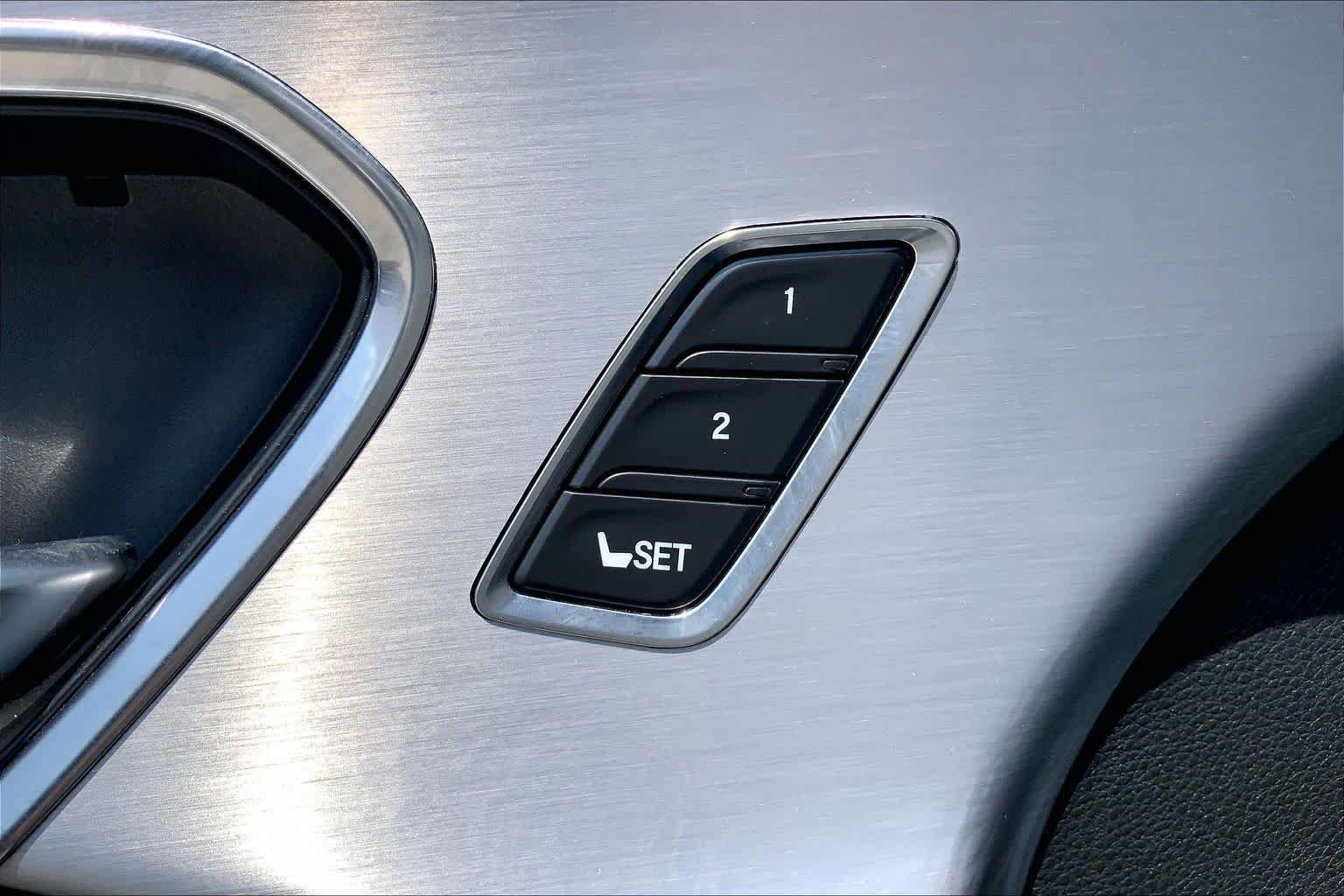 Used 2024 Acura RDX SH-AWD image 32