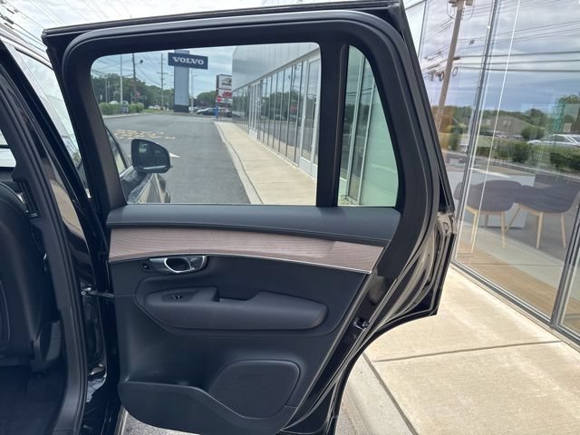 Certified 2025 Volvo XC90 B6 Plus AWD/4WD image 12
