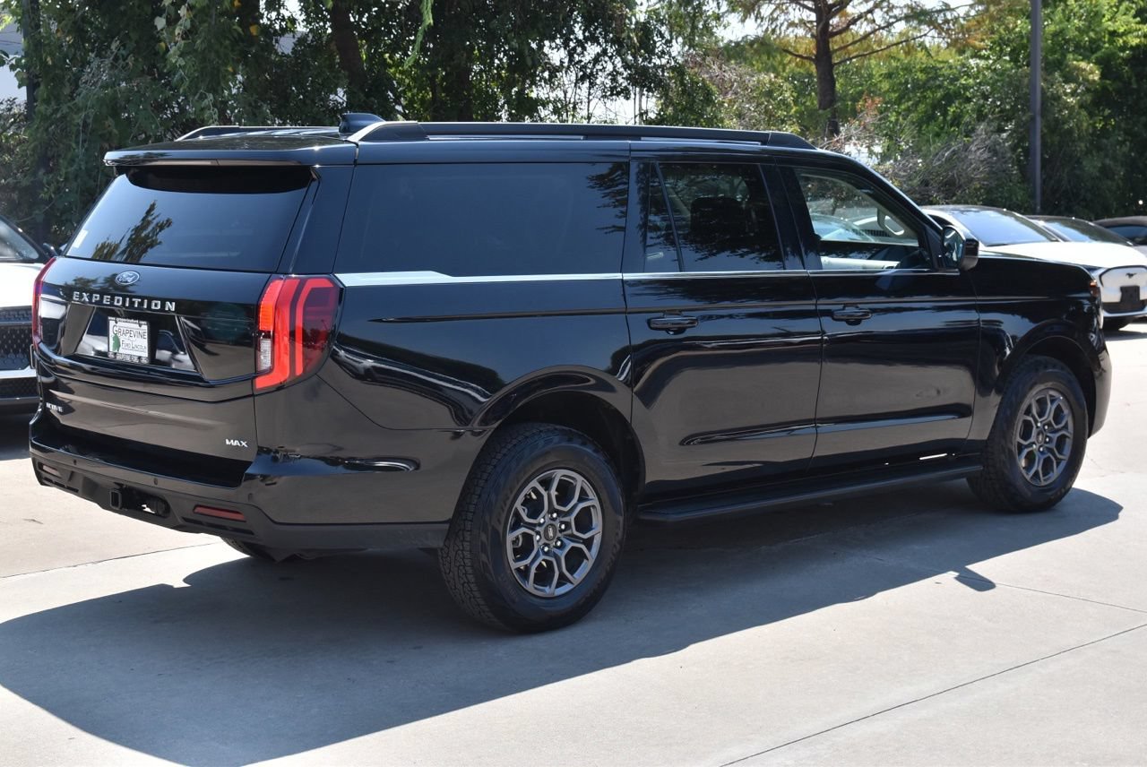 Used 2025 Ford Expedition Max Active RWD image 7