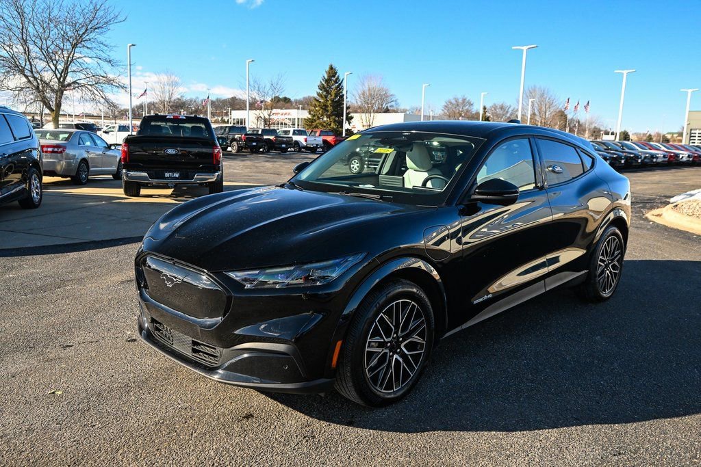 Certified 2025 Ford Mustang Mach-E Premium image 9