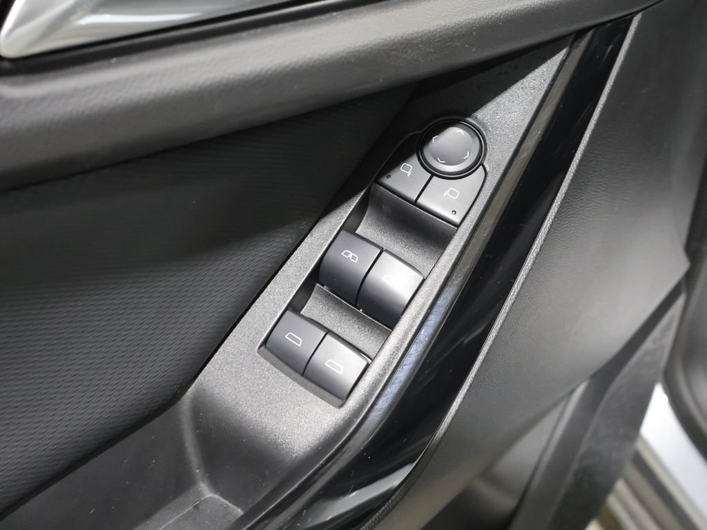 Used 2025 Chevrolet Equinox LT AWD/4WD image 14