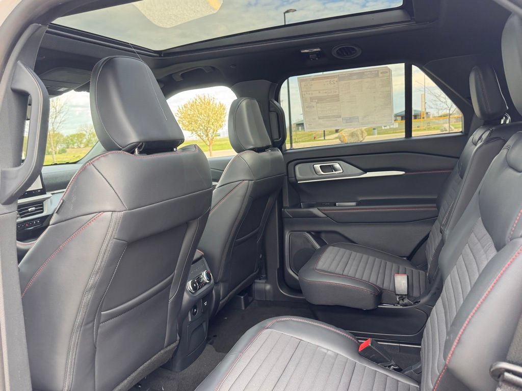 New 2026 Ford Explorer ST-Line w/ ST-Line Street Pack AWD/4WD image 33