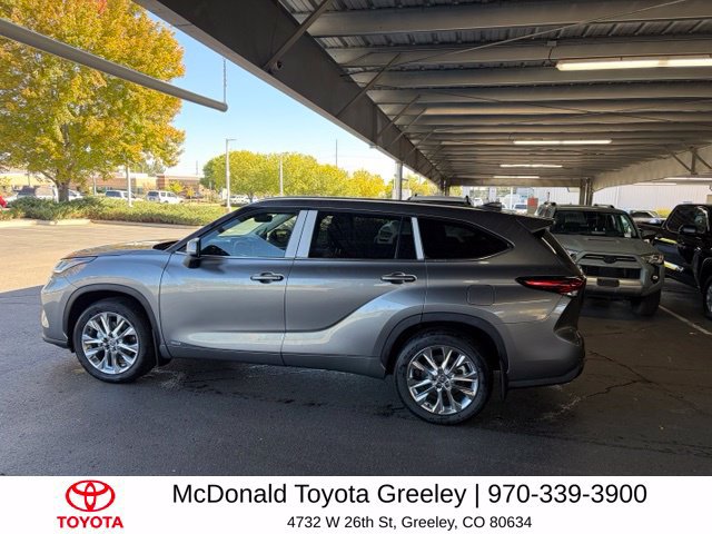 Used 2026 Toyota Highlander Limited AWD/4WD image 7