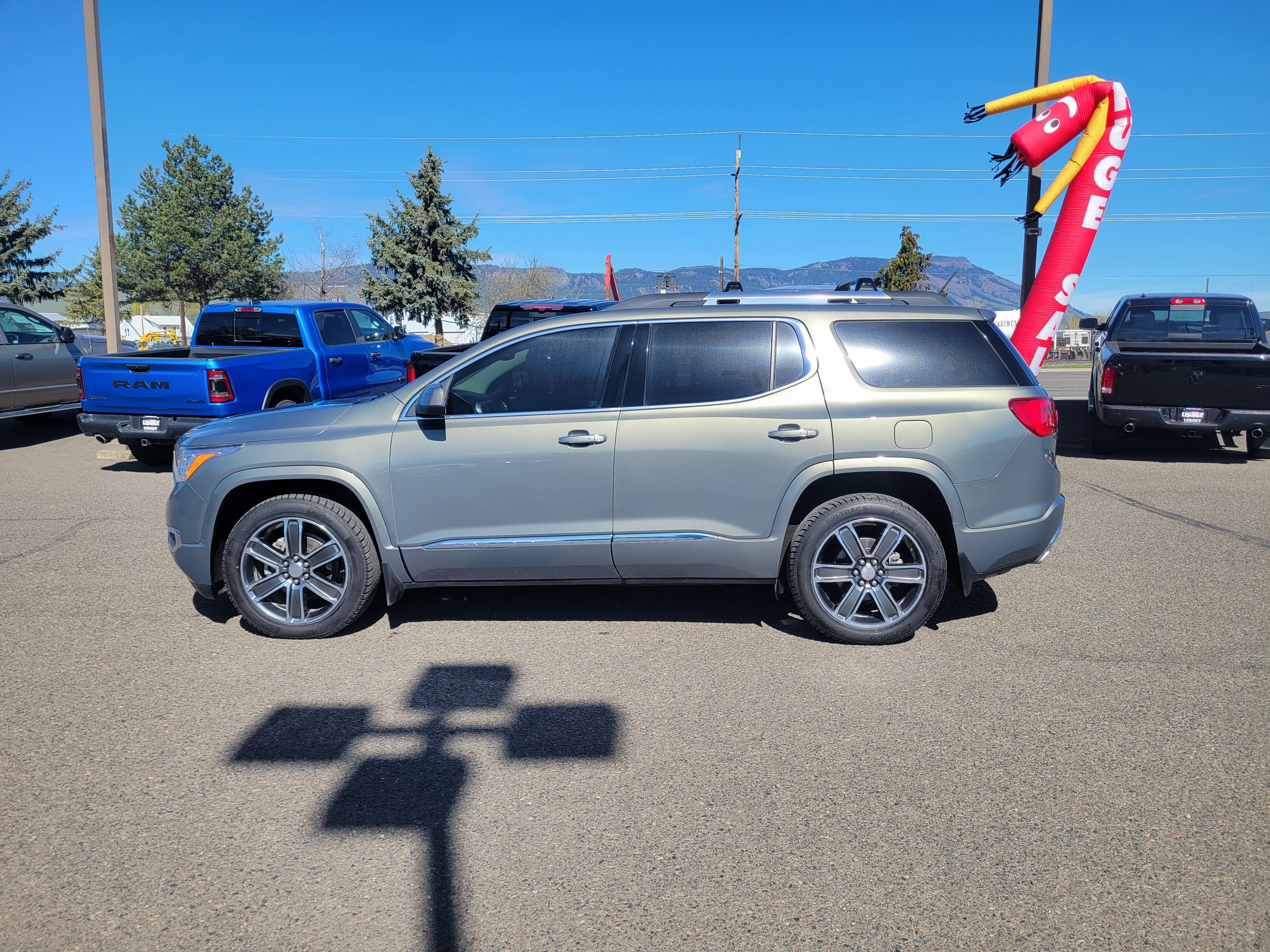 Used 2018 GMC Acadia Denali w/ Technology Package image 14