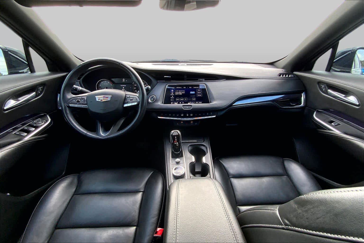 Used 2023 Cadillac XT4 Luxury w/ Cold Weather Package FWD image 30