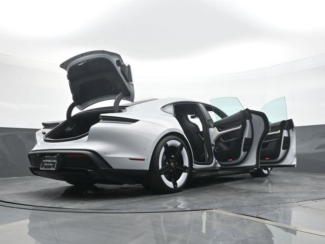 Used 2025 Porsche Taycan GTS image 28