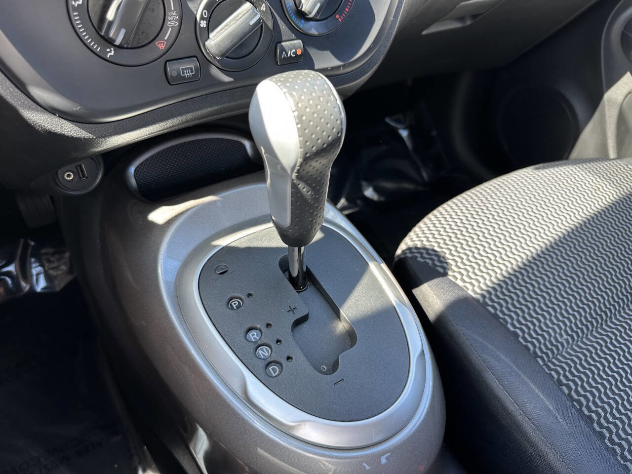 Used 2015 Nissan Juke S image 20