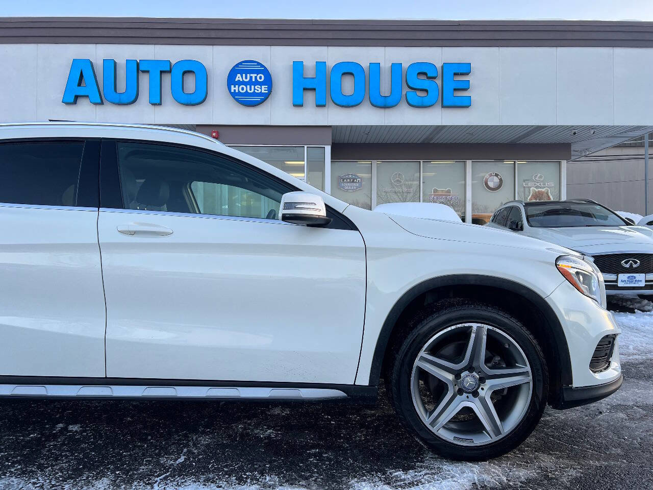 Used 2015 Mercedes-Benz GLA 250 4MATIC w/ Multimedia Package image 34