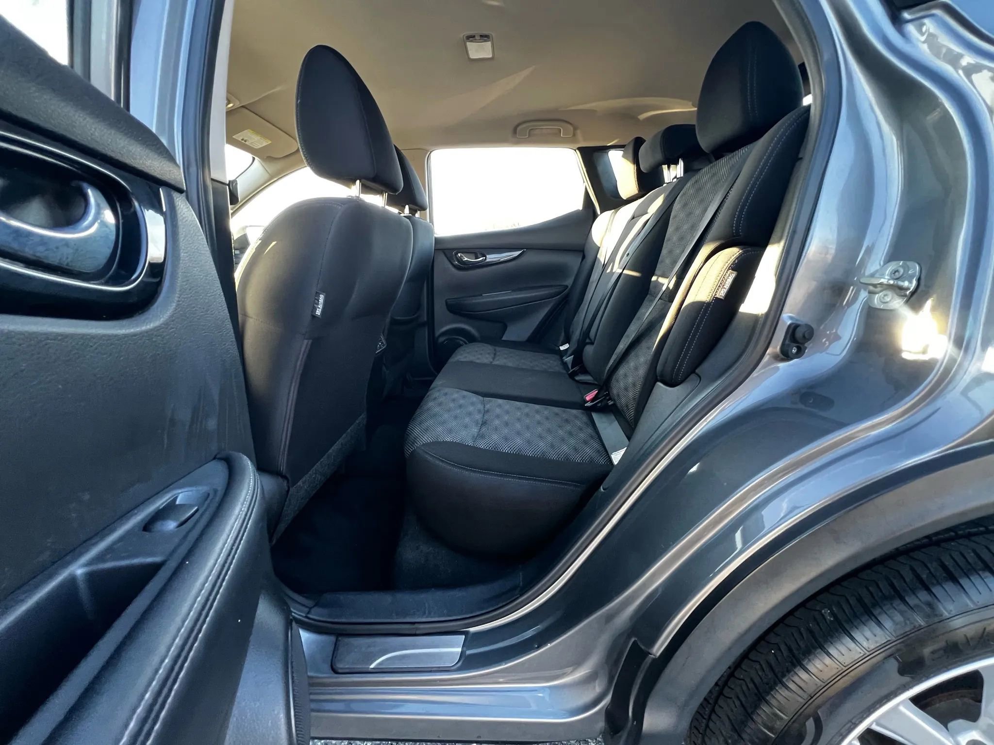 Used 2020 Nissan Rogue Sport SV image 14