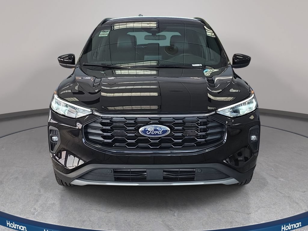 Certified 2025 Ford Escape ST-Line Select AWD/4WD image 2