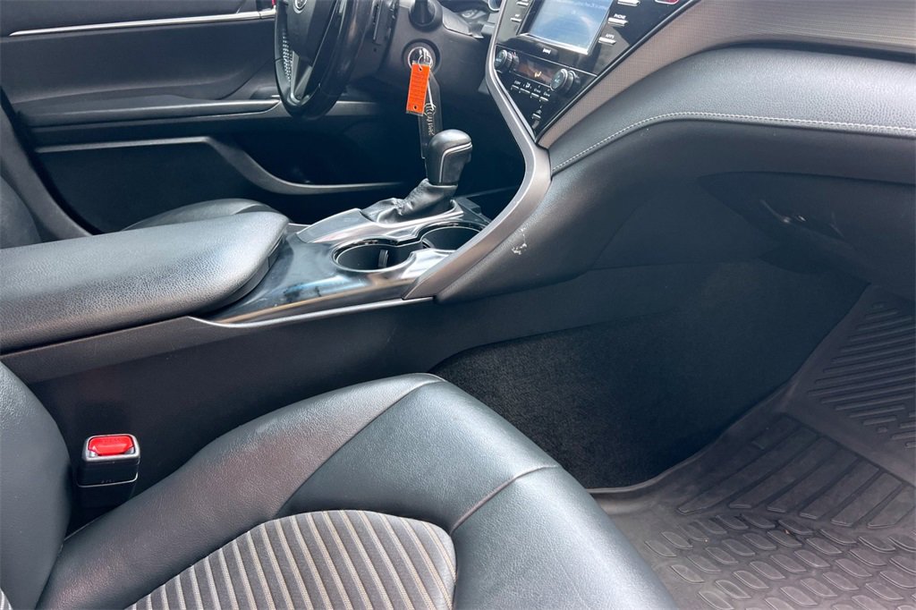 Used 2020 Toyota Camry SE image 17