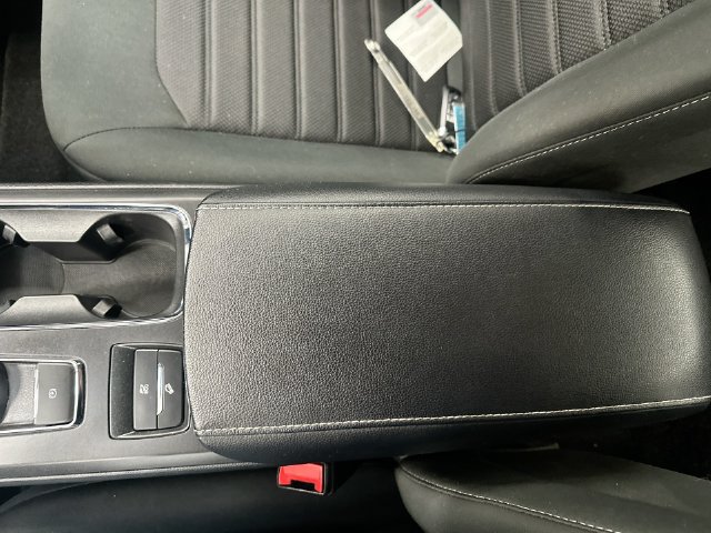 Used 2020 Ford Fusion SE FWD image 31