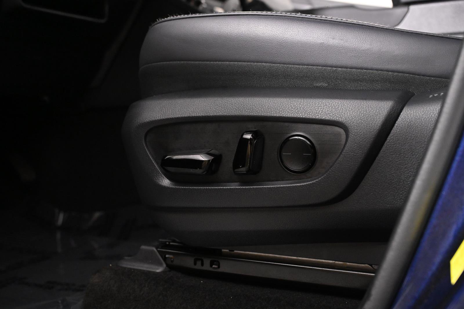 Used 2025 Lexus GX 550 w/ Accessory Package (2T) image 28