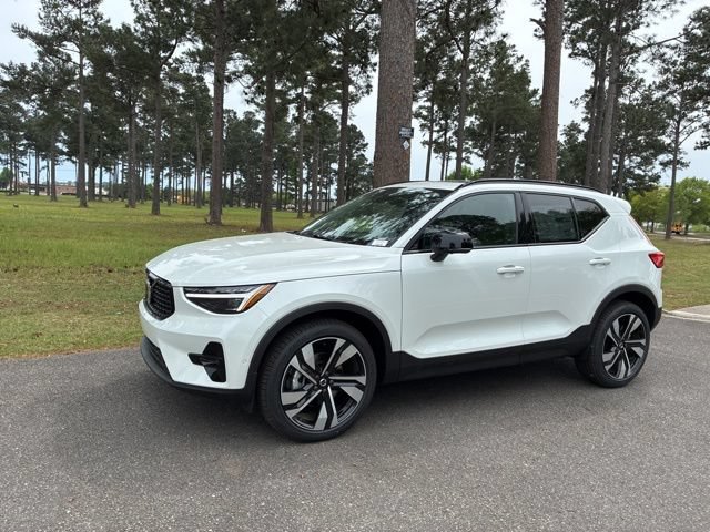 New 2026 Volvo XC40 B5 Ultra w/ Protection Package Premier AWD/4WD image 9