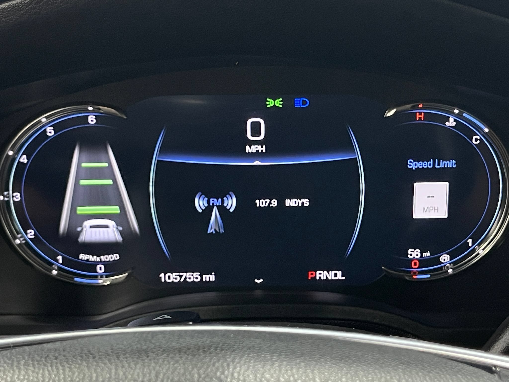 Used 2018 Cadillac Escalade ESV Luxury AWD/4WD image 24