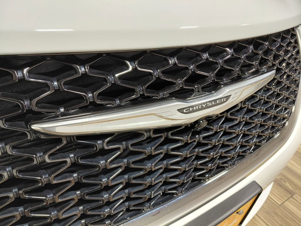 Certified 2021 Chrysler Pacifica Touring-L image 31