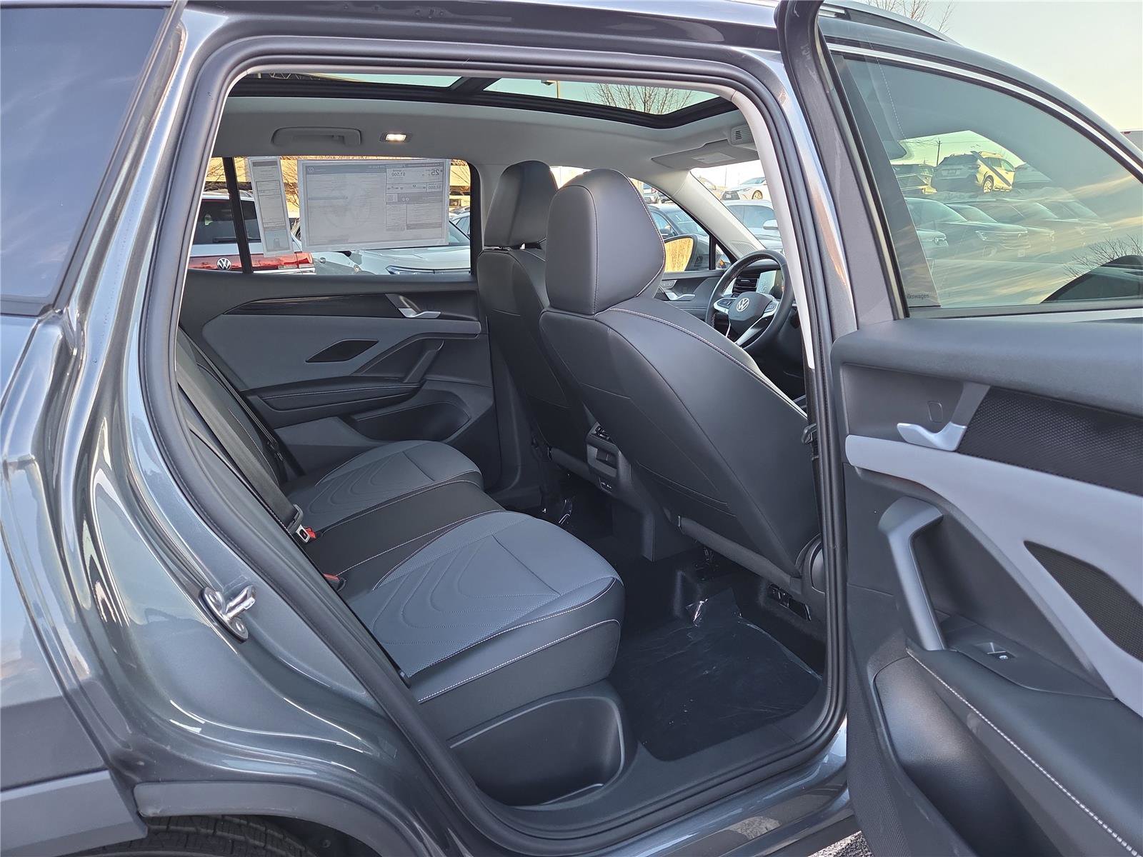 New 2026 Volkswagen Tiguan SE AWD/4WD image 30