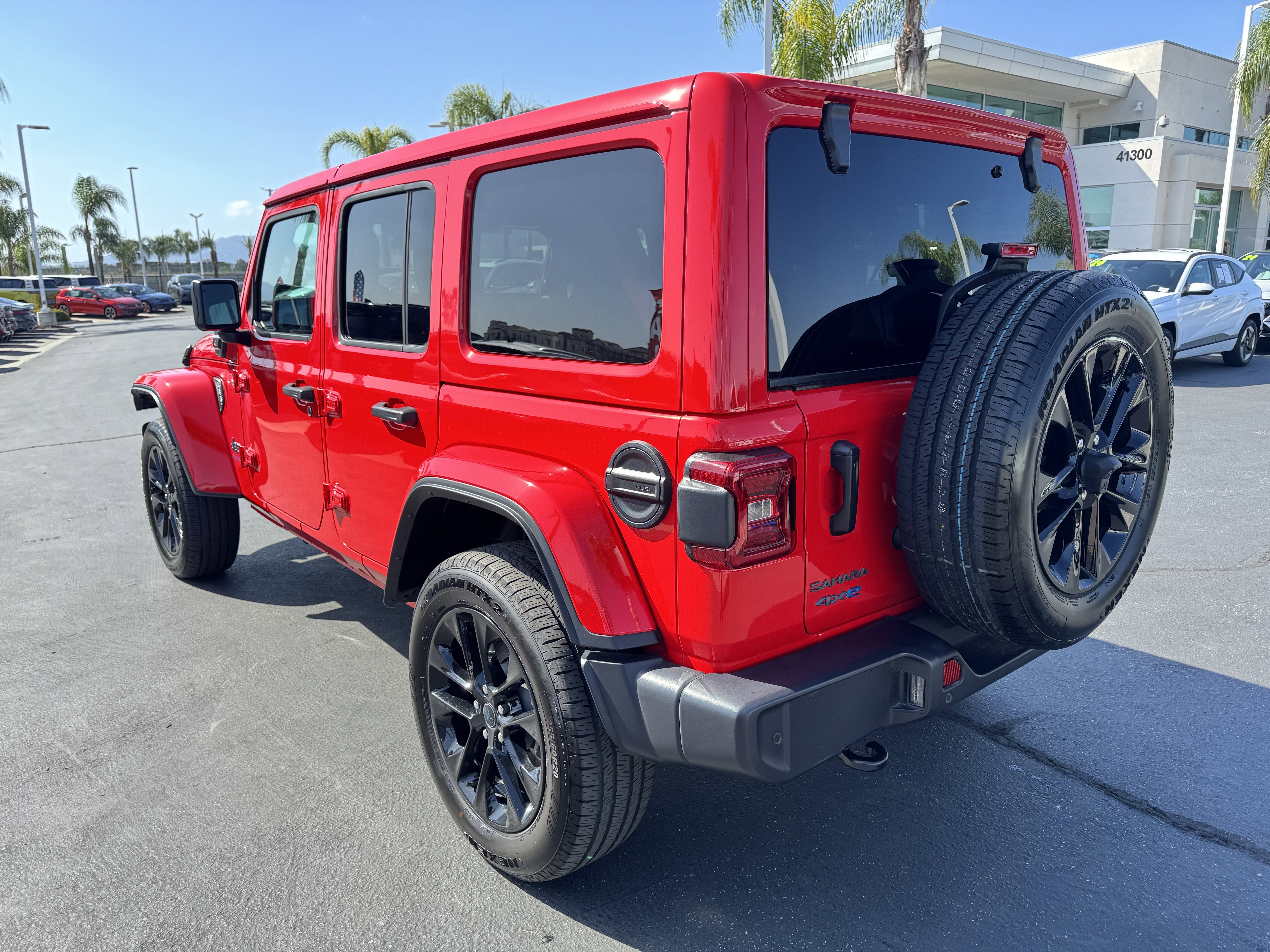 Used 2025 Jeep Wrangler Sahara w/ Safety Group image 8