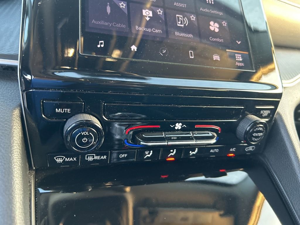 Used 2023 Jeep Grand Cherokee L Laredo image 41