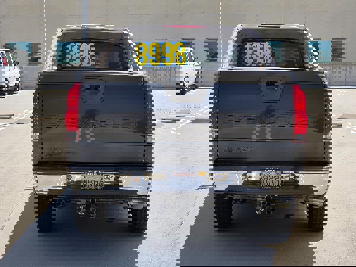 Used 2005 Chevrolet Avalanche Z71 w/ Preferred Equipment Group image 5