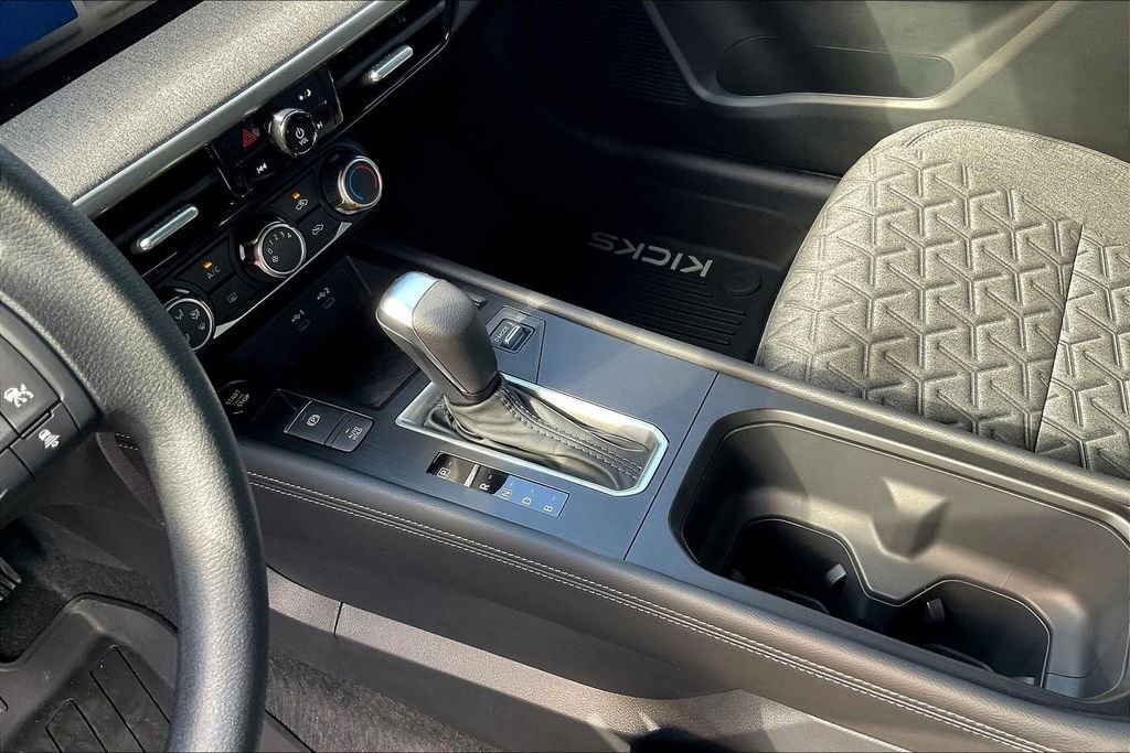 New 2025 Nissan Kicks SV image 12
