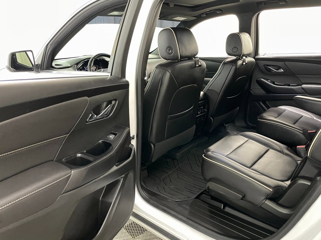 Certified 2023 Chevrolet Traverse Premier w/ LPO, Floor Liner Package image 47