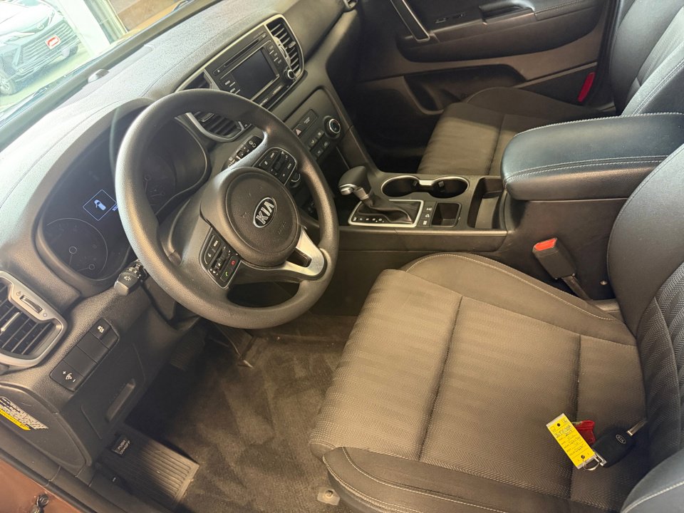 Used 2017 Kia Sportage LX AWD/4WD image 34