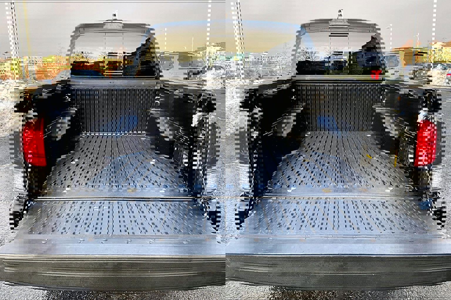 Used 2020 Toyota Tacoma TRD Off-Road w/ Technology Package image 32