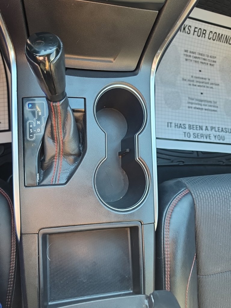 Used 2016 Toyota Camry SE FWD image 33