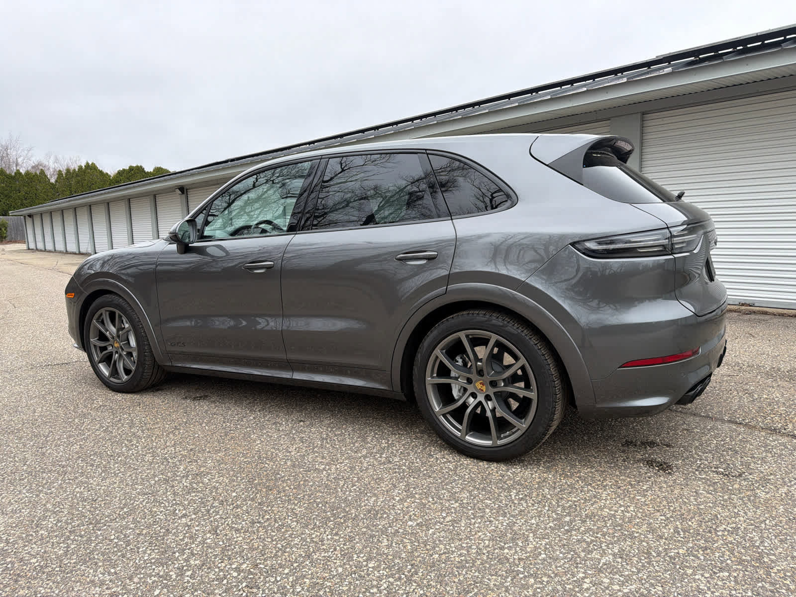 Used 2021 Porsche Cayenne GTS AWD/4WD image 3