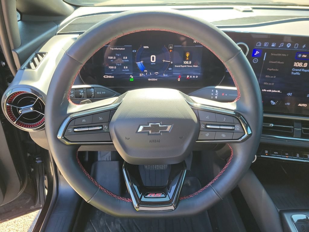 Certified 2024 Chevrolet Equinox EV RS FWD image 23