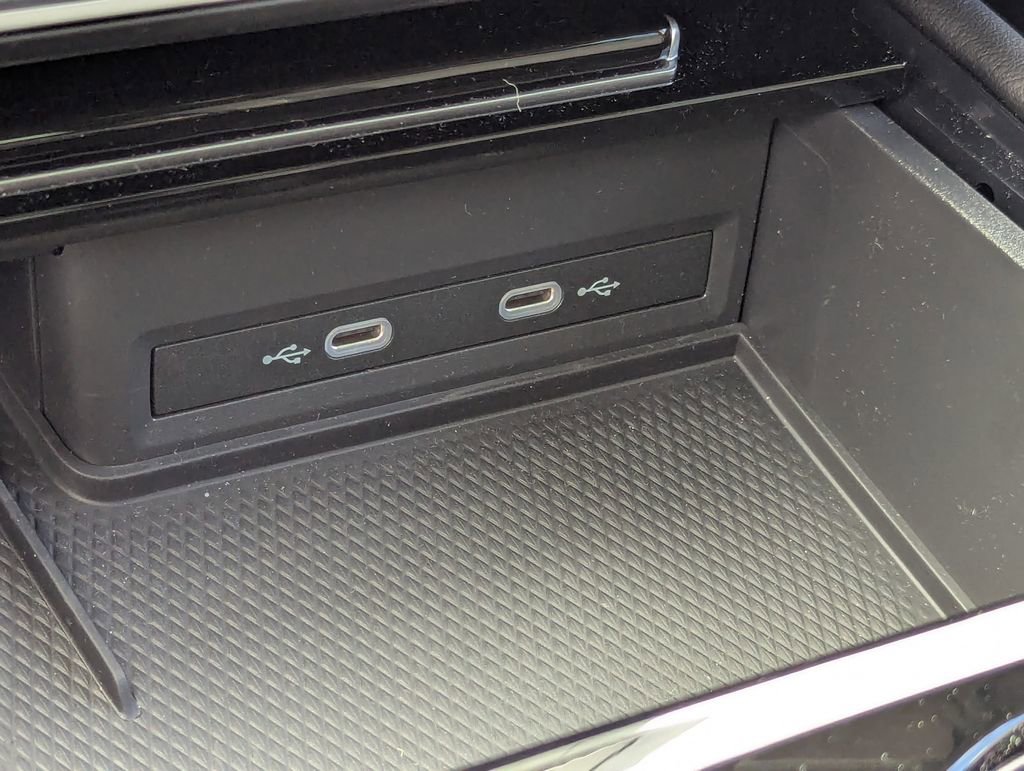 Used 2025 Volkswagen Atlas SEL AWD/4WD image 22