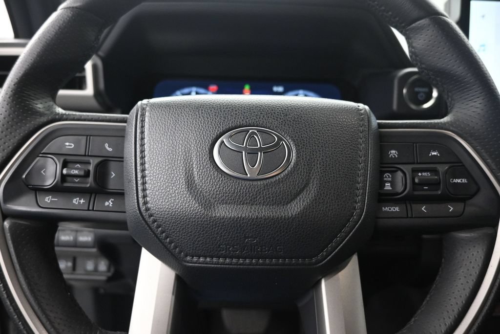 Used 2025 Toyota 4Runner Trailhunter AWD/4WD image 11