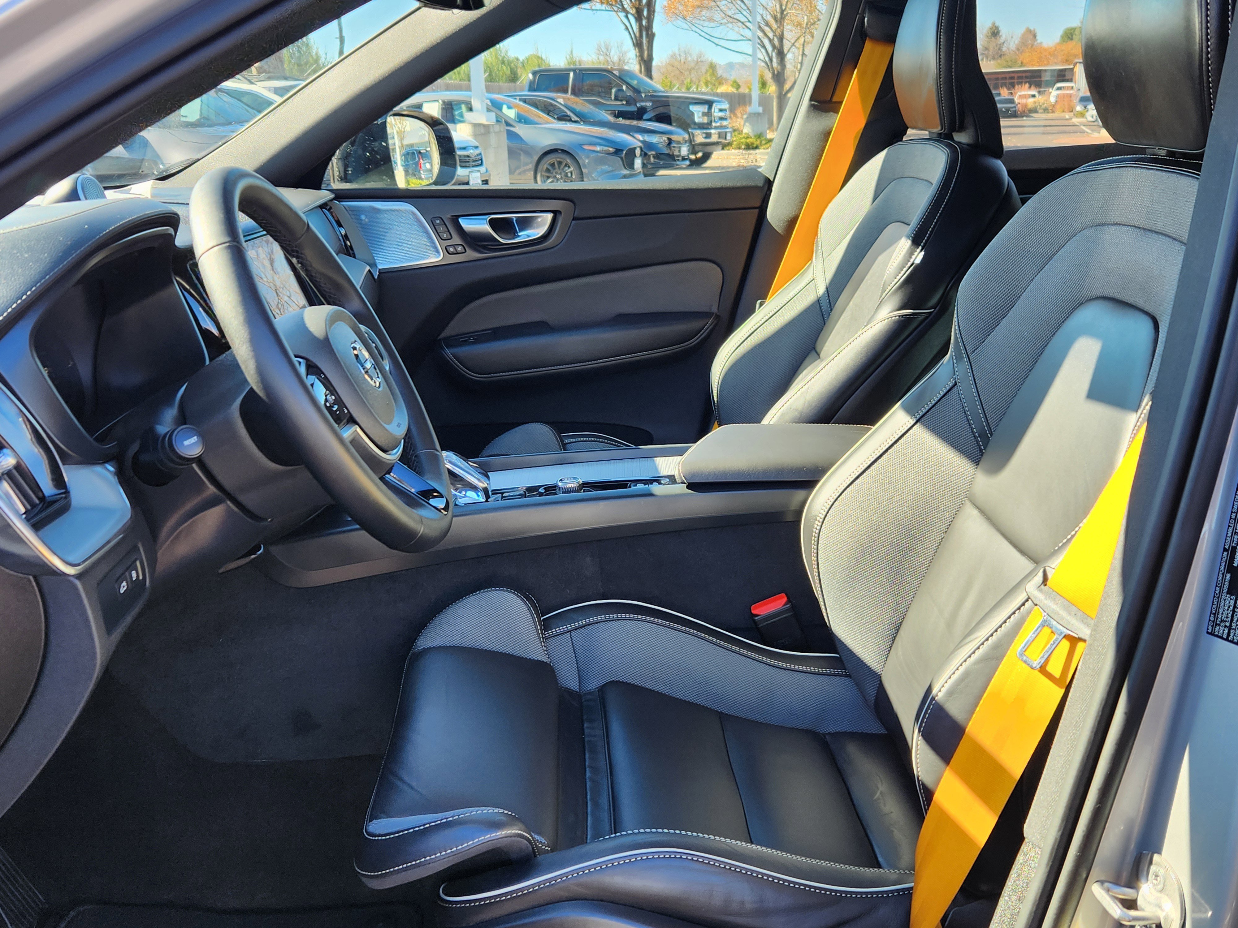 Certified 2025 Volvo XC60 T8 Polestar image 9