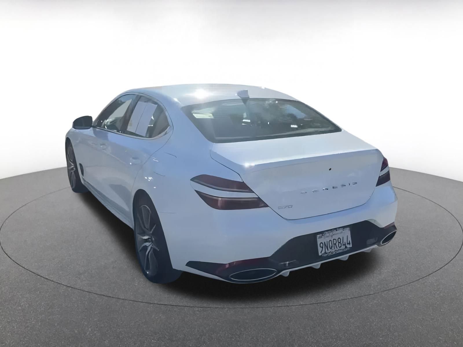 Used 2025 Genesis G70 2.5T image 4