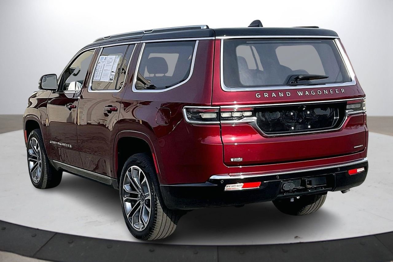Used 2024 Jeep Grand Wagoneer Series III w/ HD Trailer Tow Package image 7