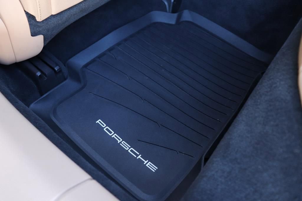 Used 2018 Porsche Panamera 4 image 68