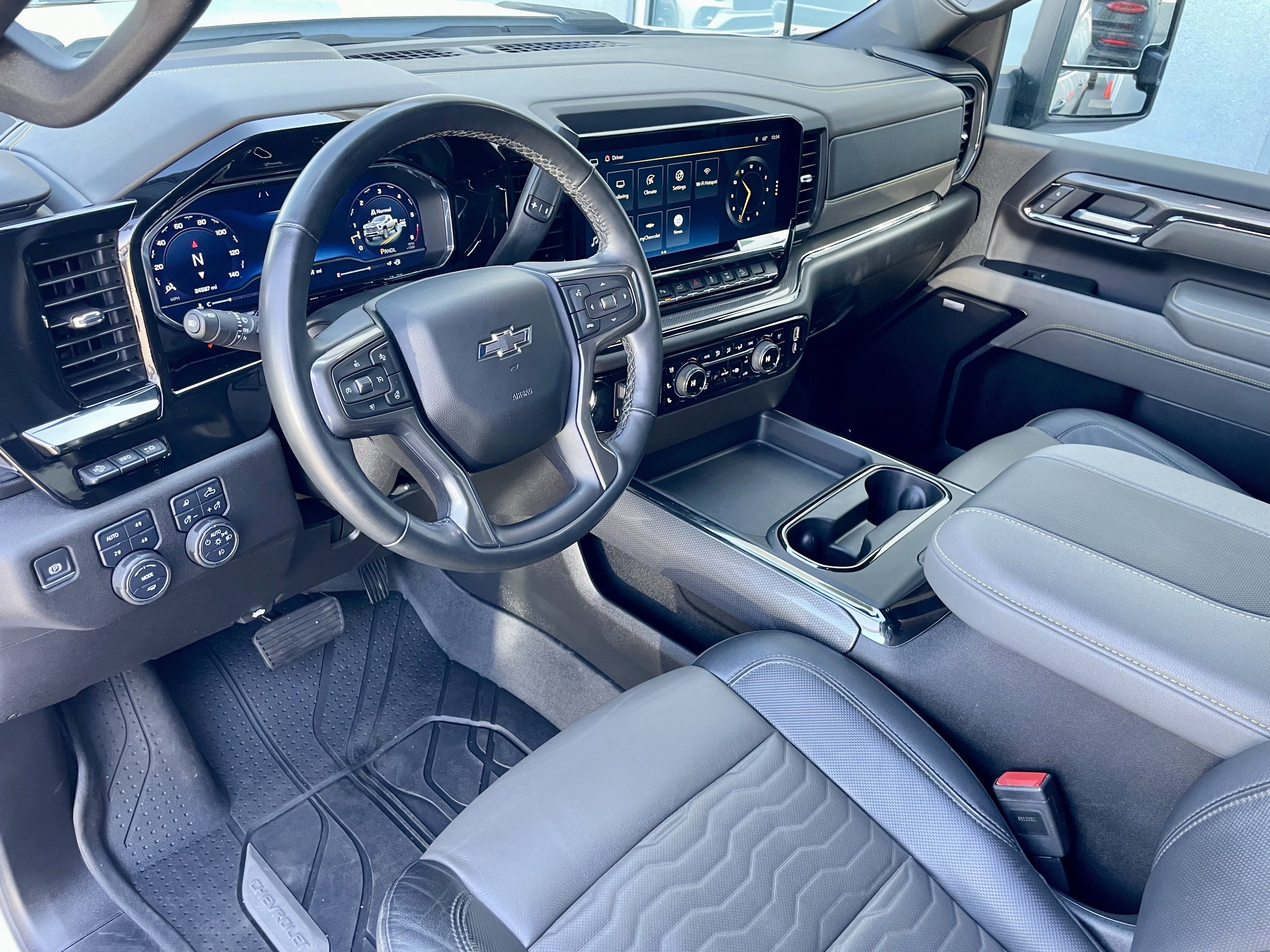 Used 2025 Chevrolet Silverado 2500 ZR2 w/ Technology Package AWD/4WD image 13