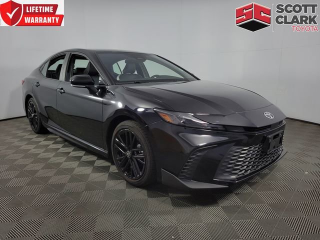 Used 2025 Toyota Camry SE image 1