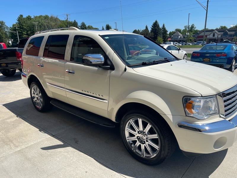 Used 2007 Chrysler Aspen Limited AWD/4WD image 8