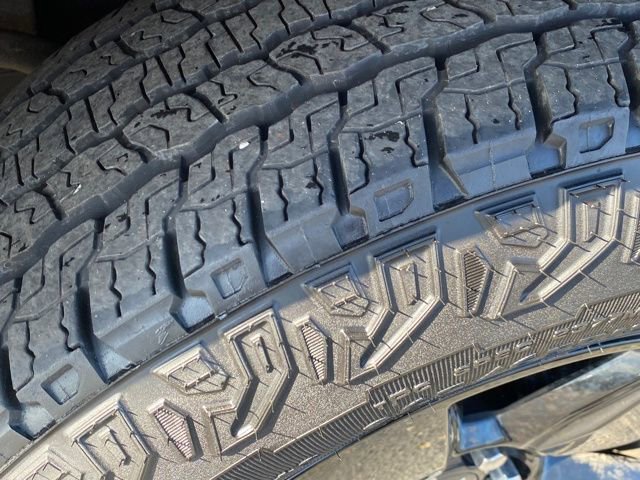 Used 2016 Chevrolet Colorado LT w/ Midnight Edition AWD/4WD image 23