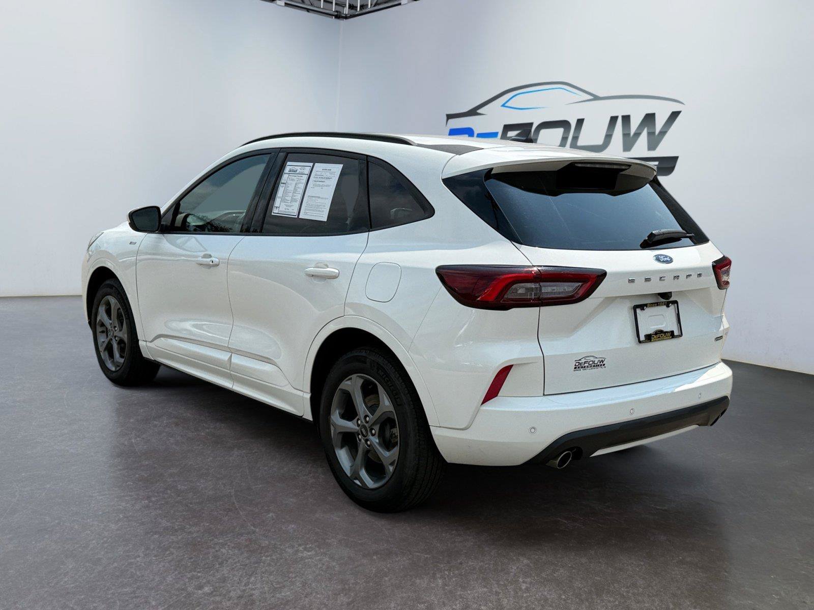 Used 2023 Ford Escape ST-Line Select w/ Tech Pack #1 AWD/4WD image 5