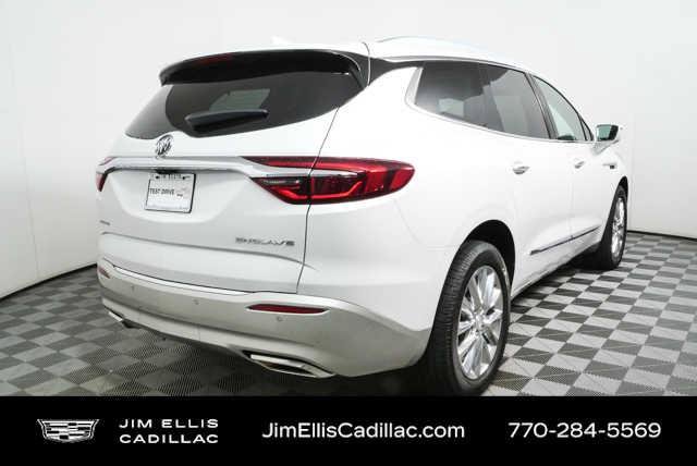 Used 2018 Buick Enclave Premium w/ Experience Buick Package FWD image 3
