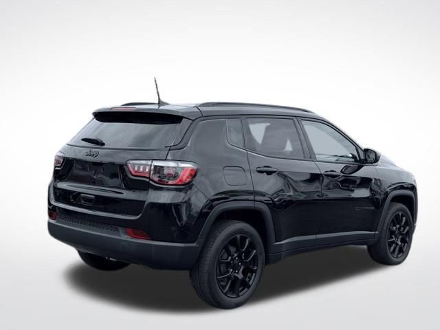 Used 2023 Jeep Compass Latitude w/ Convenience Group AWD/4WD image 6