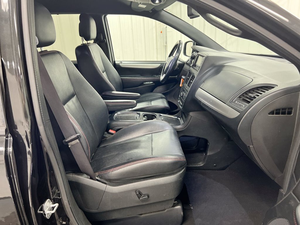Used 2017 Dodge Grand Caravan GT FWD image 22