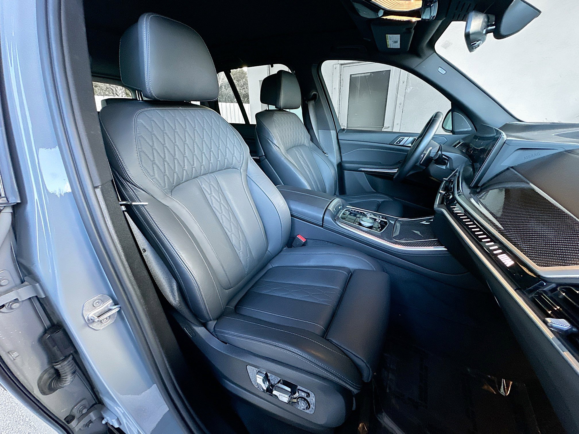 Used 2024 BMW X5 M60i image 30