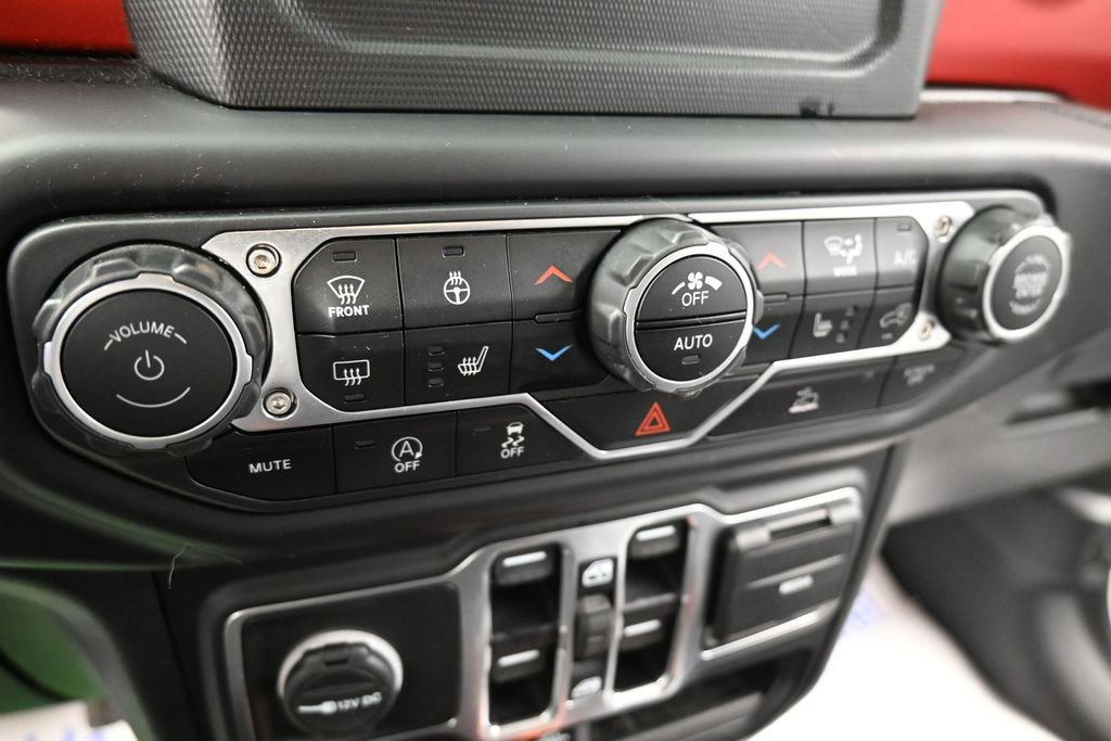 Used 2020 Jeep Gladiator Rubicon w/ Cold Weather Group AWD/4WD image 38