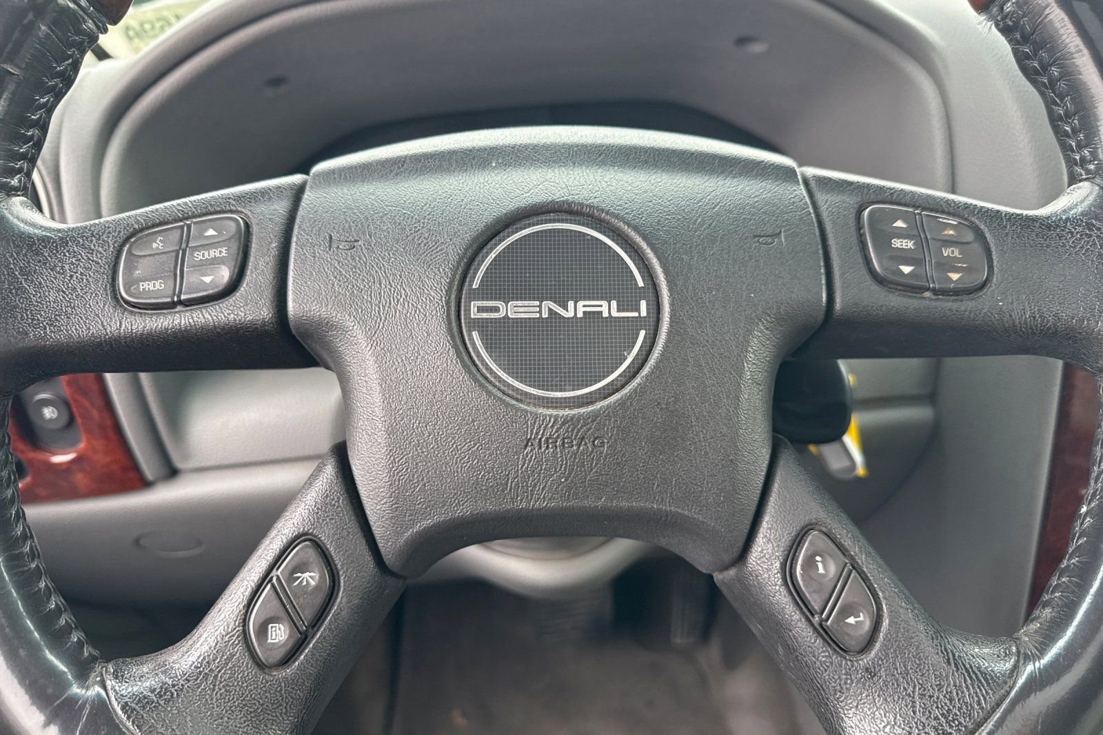Used 2007 GMC Envoy Denali AWD/4WD image 18