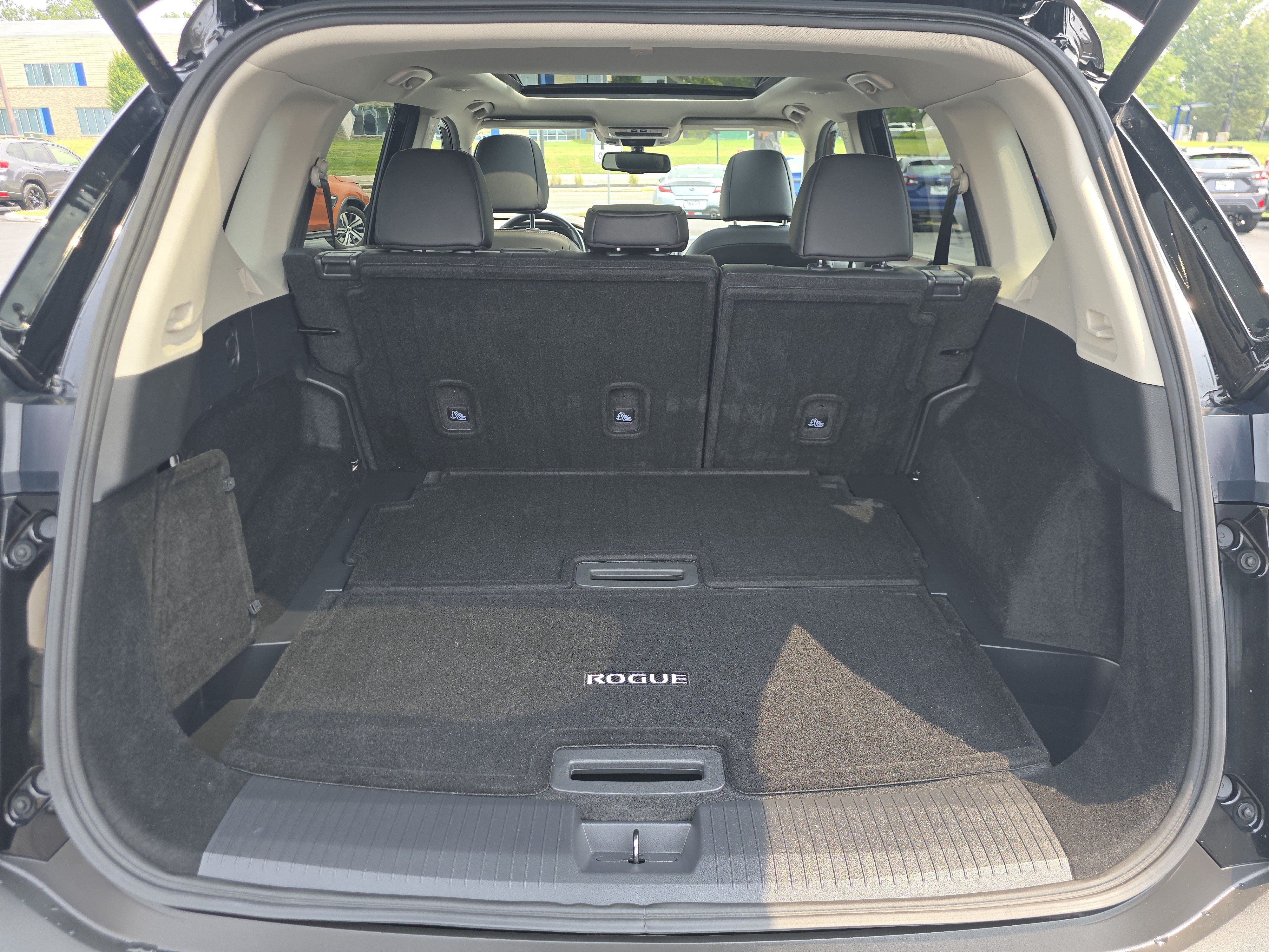 Used 2023 Nissan Rogue SL w/ SL Premium Package AWD/4WD image 17