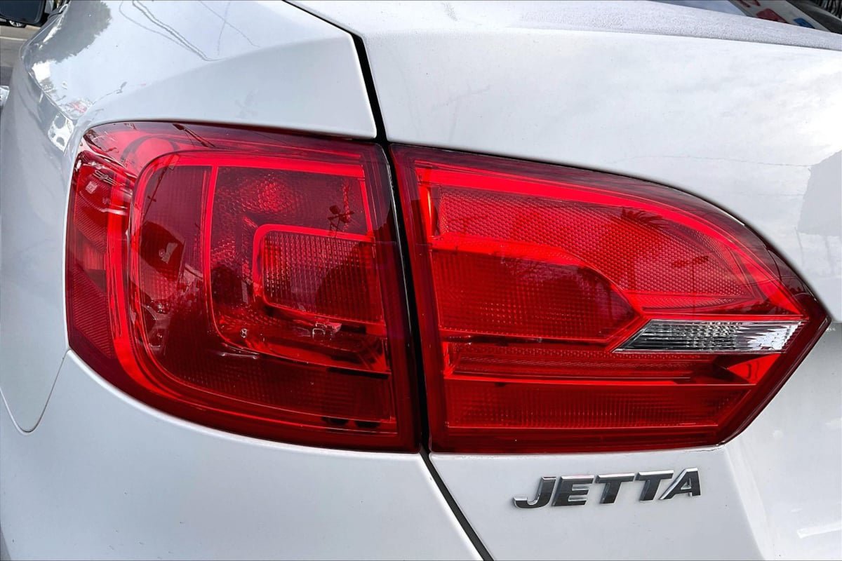 Used 2013 Volkswagen Jetta SE FWD image 30